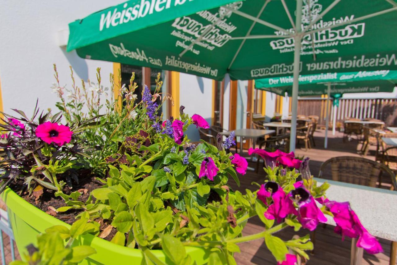 Siegenburg Gasthof Postbraeu מראה חיצוני תמונה