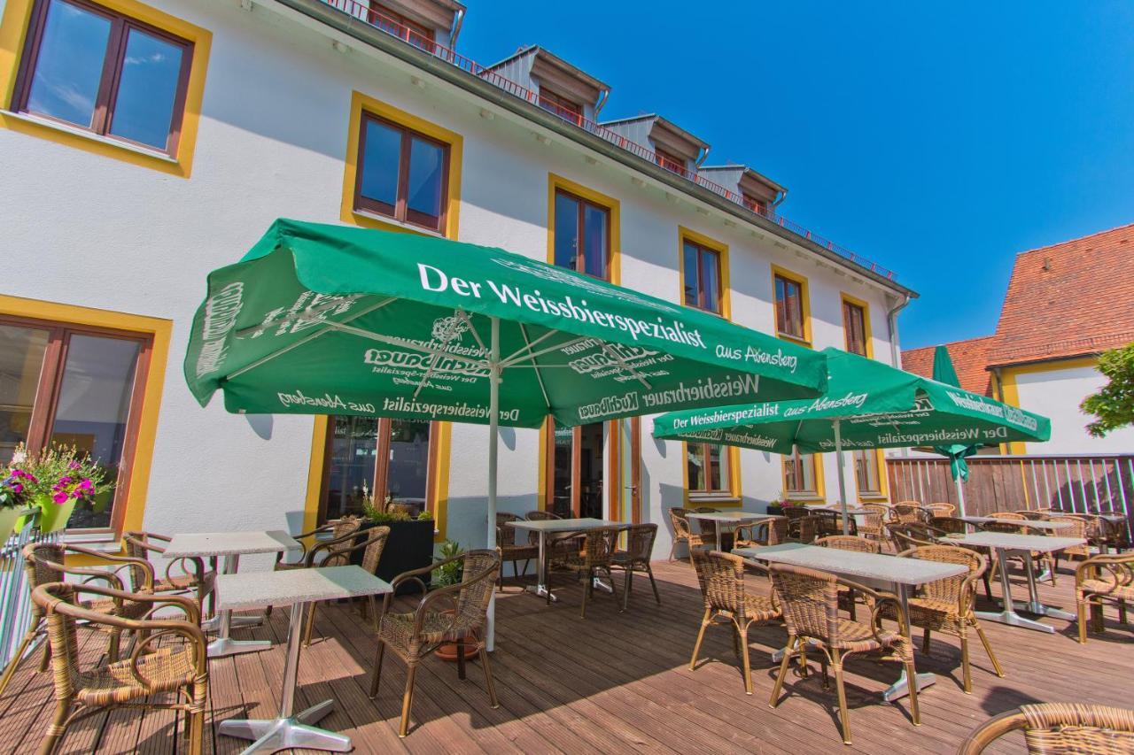 Siegenburg Gasthof Postbraeu מראה חיצוני תמונה